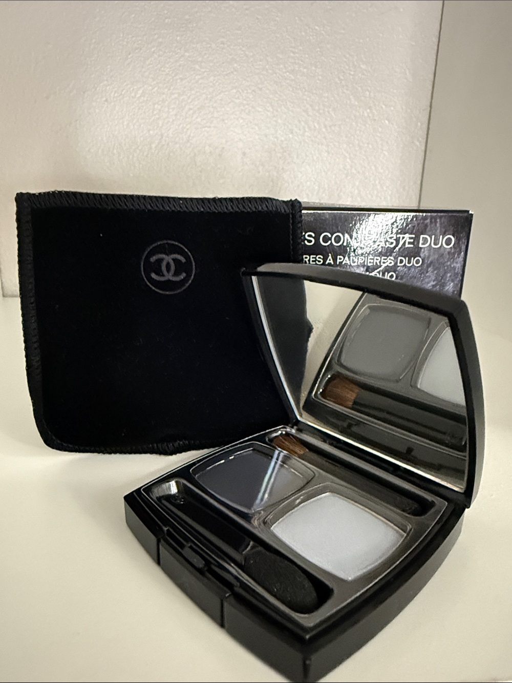 S CHANEL Ombres Contraste Duo Eyeshadow - 30 BLEU - TENDRE